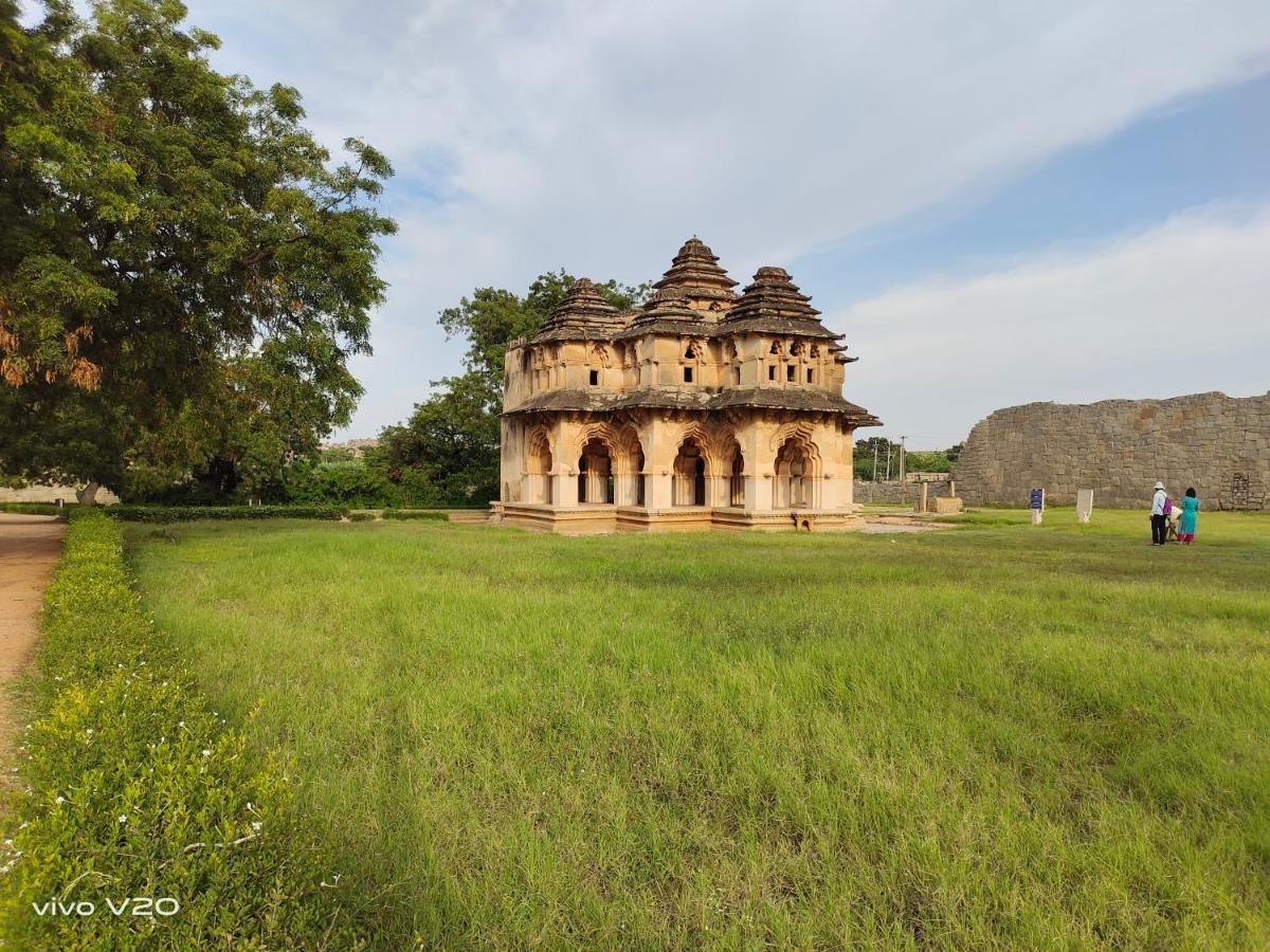 Srinivasa Homestay Hampi Εξωτερικό φωτογραφία